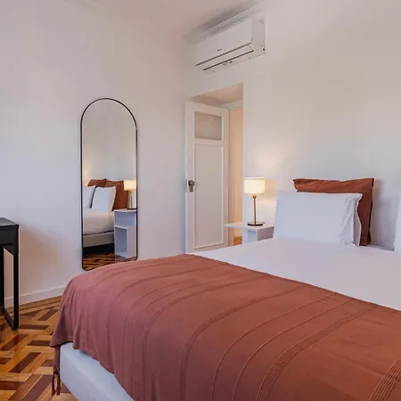 Stunning 3bdr Flat With Balcony & Ac By Lovelystay * Кашкайш