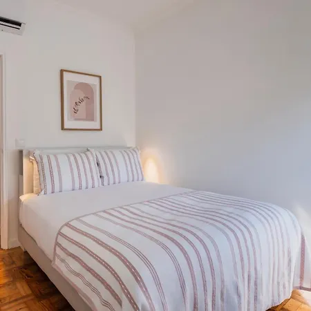 Stunning 3bdr Flat With Balcony & Ac By Lovelystay Апартаменты *