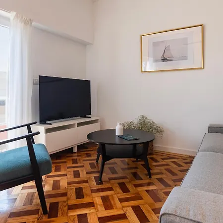 Stunning 3bdr Flat With Balcony & Ac By Lovelystay Апартаменты