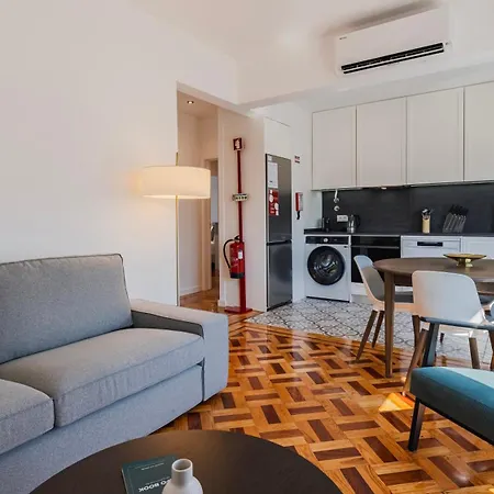 Stunning 3bdr Flat With Balcony & Ac By Lovelystay Апартаменты *