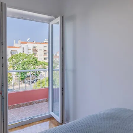 Stunning 3bdr Flat With Balcony & Ac By Lovelystay Апартаменты *