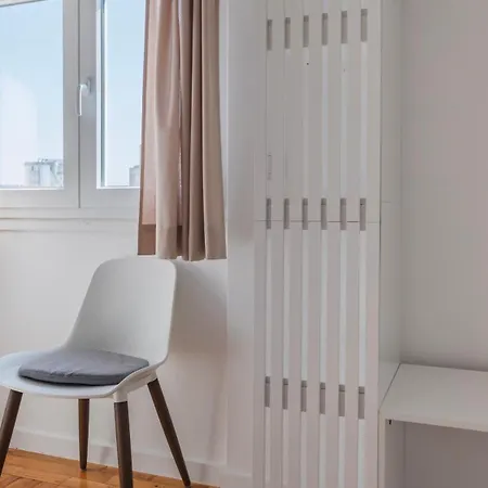 Stunning 3bdr Flat With Balcony & Ac By Lovelystay * كاسكايس