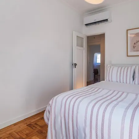 Stunning 3bdr Flat With Balcony & Ac By Lovelystay * Кашкайш