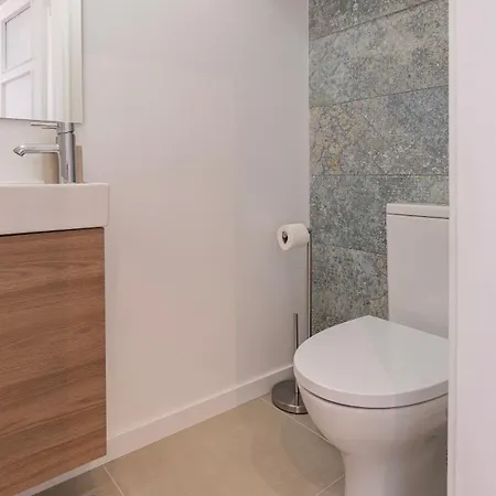 Stunning 3bdr Flat With Balcony & Ac By Lovelystay شقة *